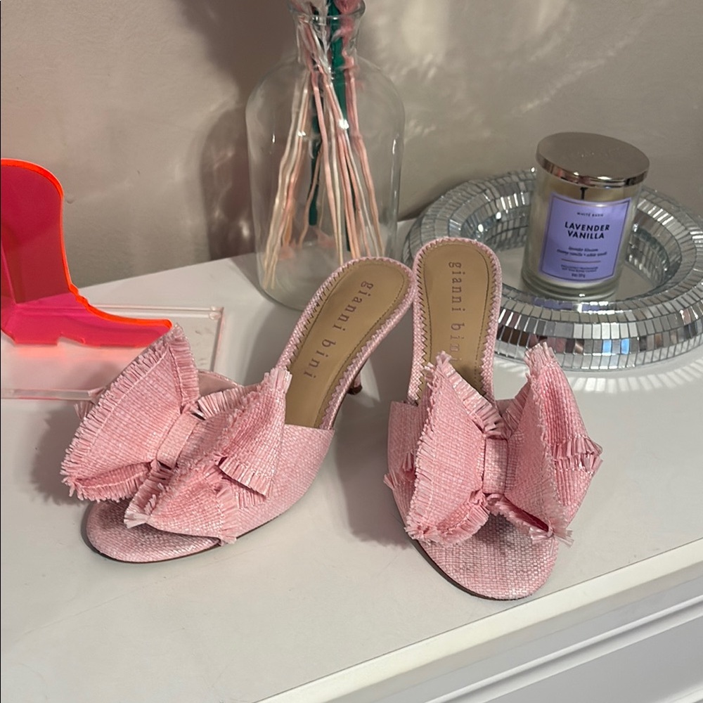 Gianni Bini Blush Pink Bow Heels
